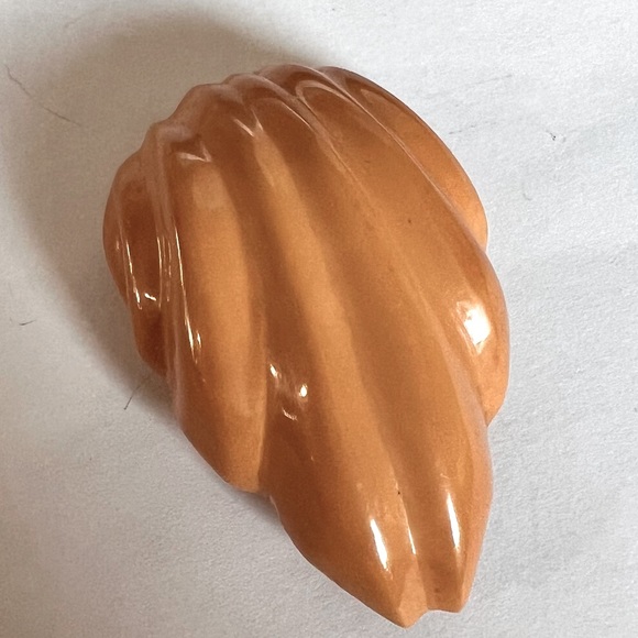 Vintage BAKELITE Butterscotch Dress Clip - Picture 2 of 9